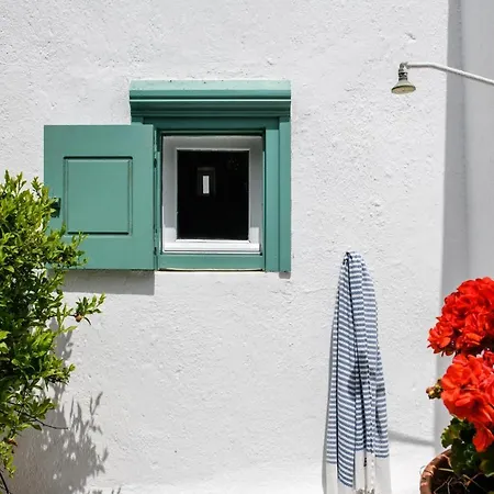 Detached Stone House Near The ヴィラ *